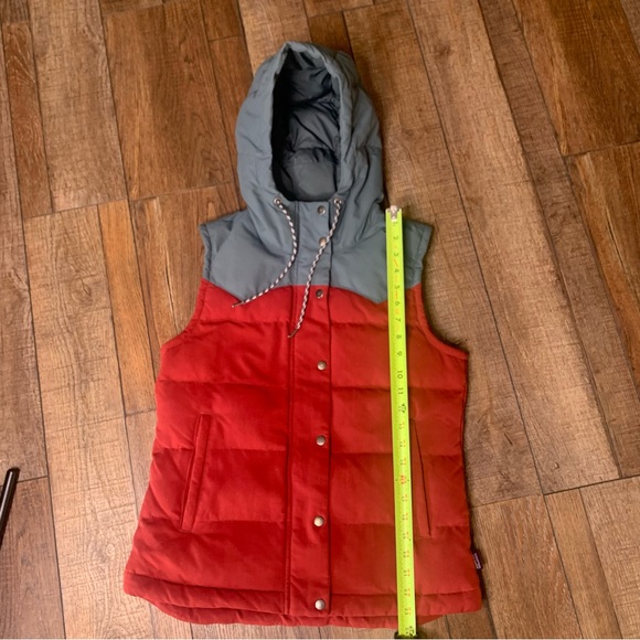 Patagonia Women’s Bivy Hooded Down Vest - Picture 6 of 10